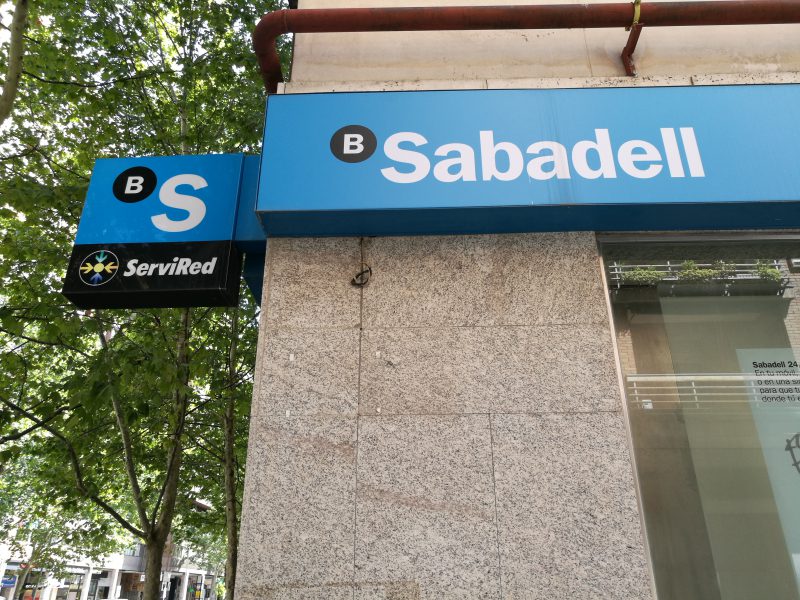 Cambio de domicilio social de los bancos catalanes